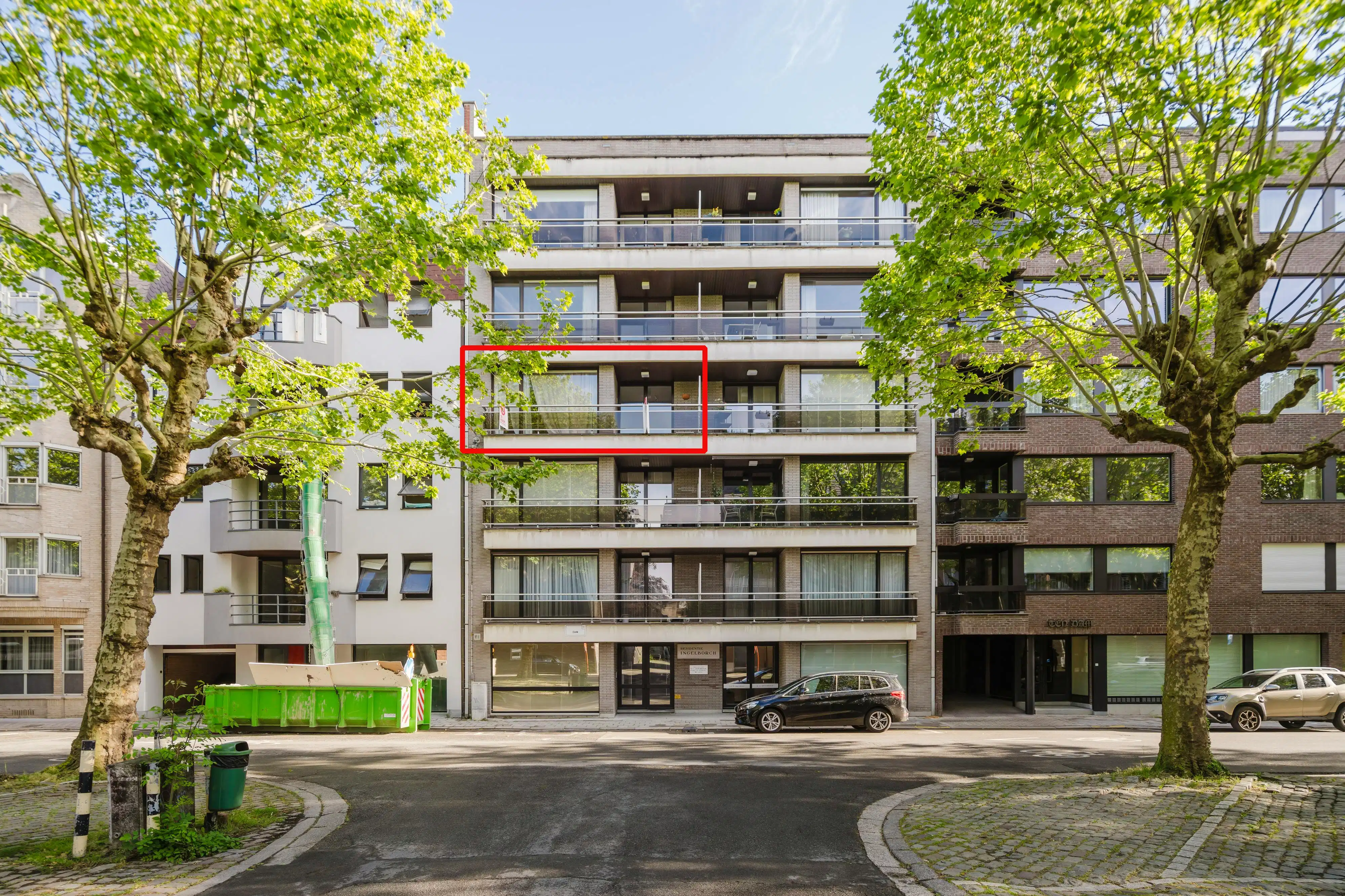 Tweeslaapkamer appartement te koop nabij de Leie te Kortrijk foto {{pictureIndex}}