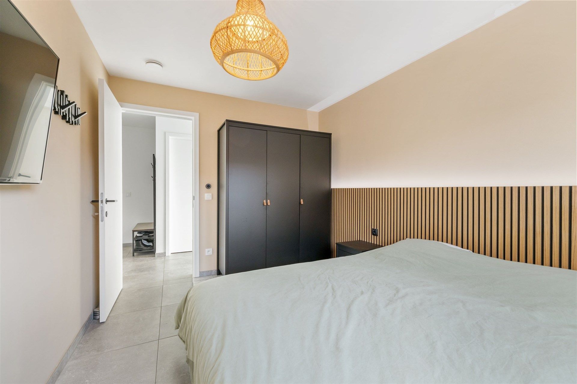 Uitstekend gelegen gelijkvloersappartement met 2 slaapkamers, zonnige tuin en garage (108m²) foto 14