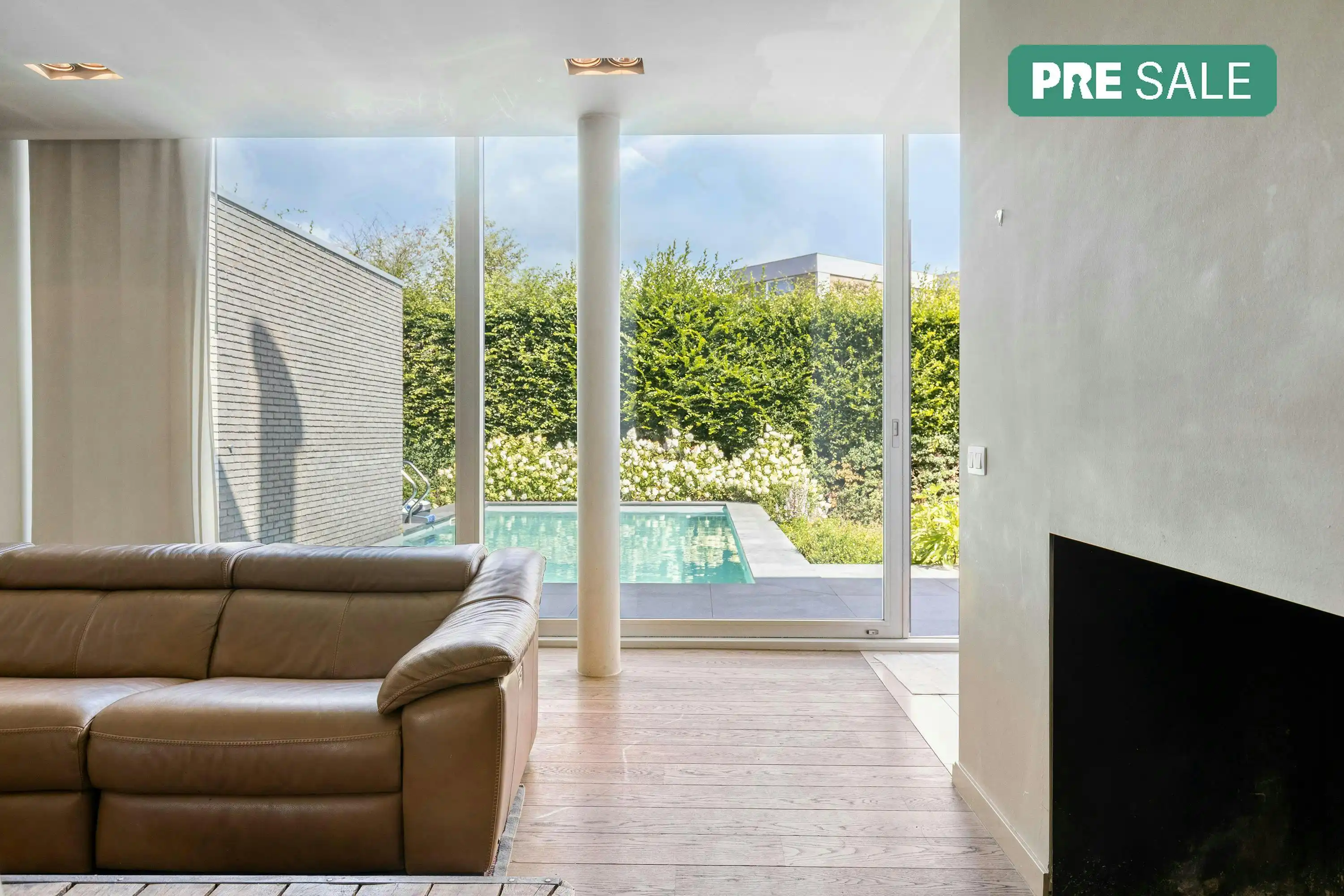 Ruime villa te koop nabij Brugge centrum met 6 slaapkamers  foto {{pictureIndex}}