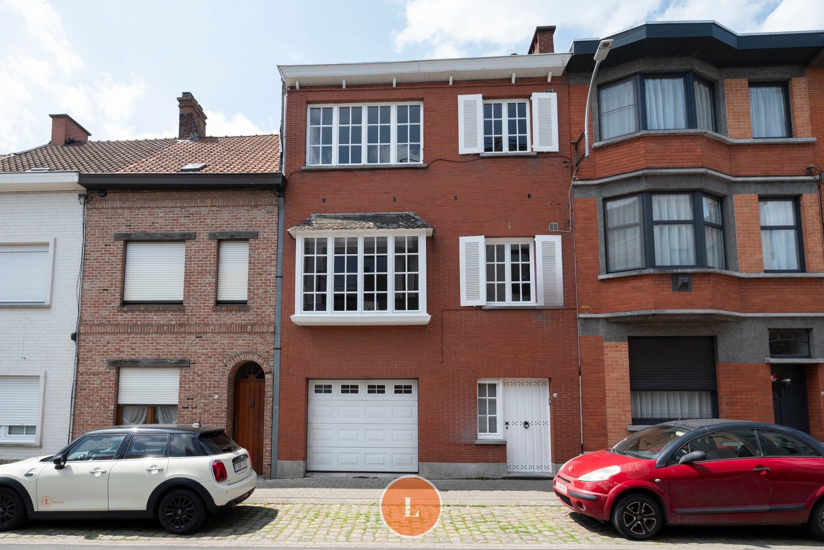 Karaktervolle herenwoning met tuin en garage foto {{pictureIndex}}
