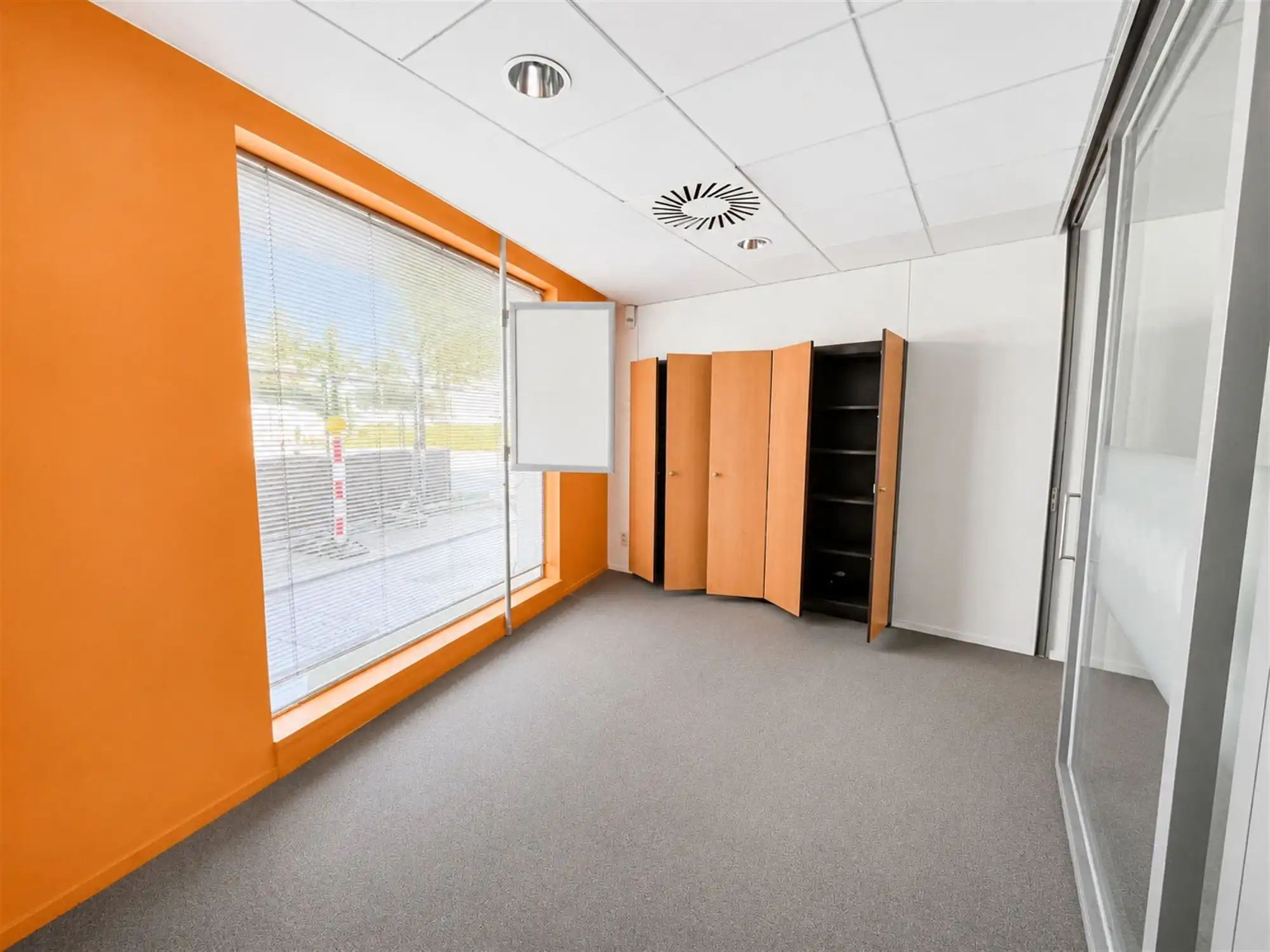 Kantoorruimte van ca. 280 m² op uitstekende zichtlocatie foto 8