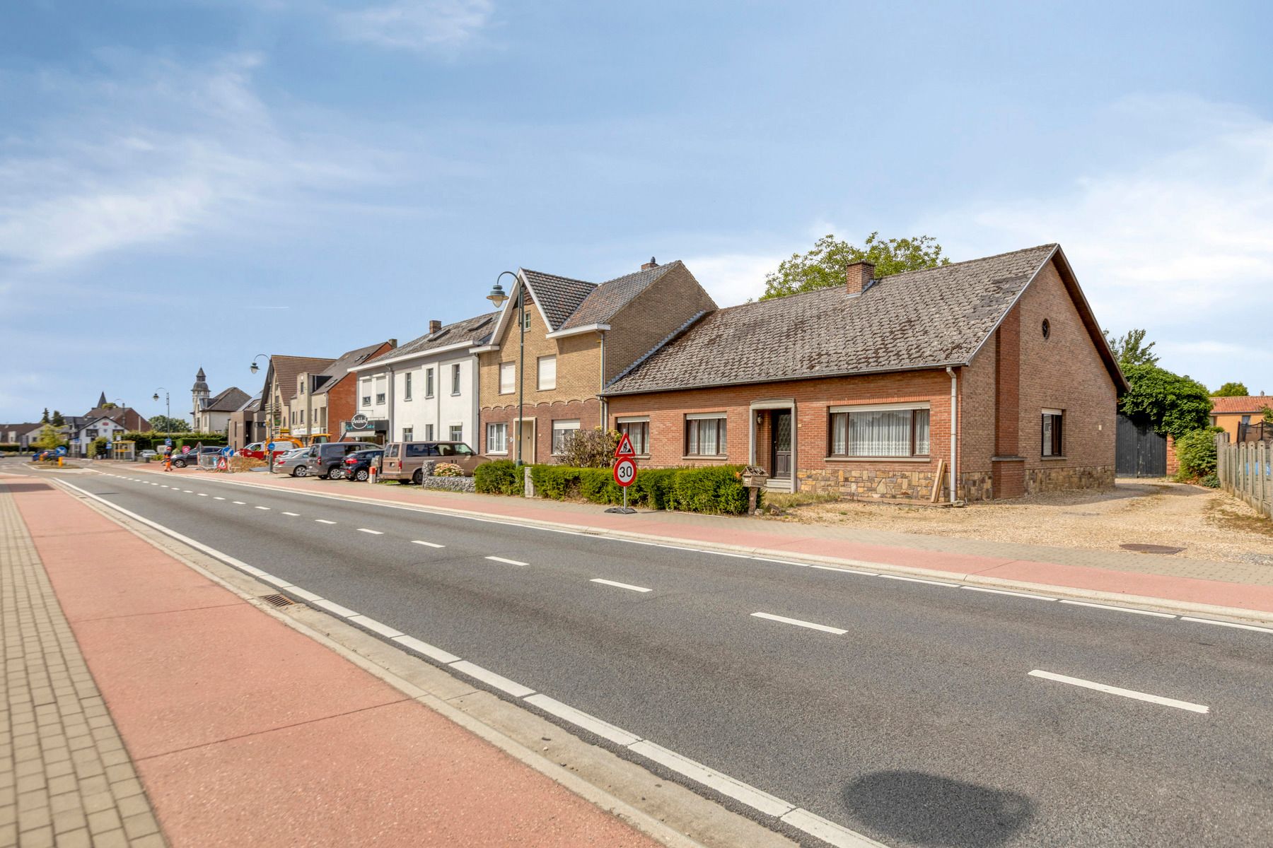 Hoofdfoto van de publicatie: Te renoveren woning