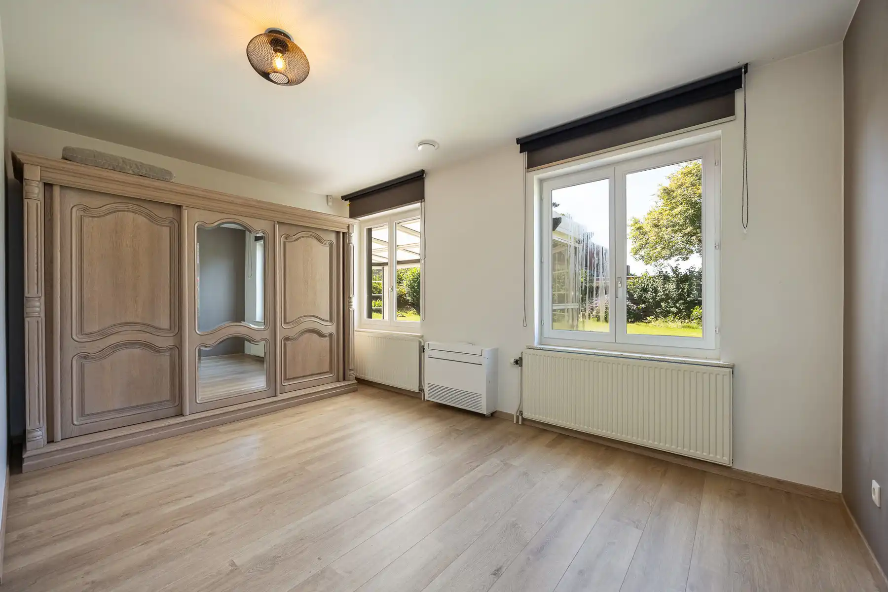 Gerenoveerde laagbouwwoning met grote opslagruimte op ca 1.374m² (opsplitsing tot 2 bouwgronden mogelijk). foto 15