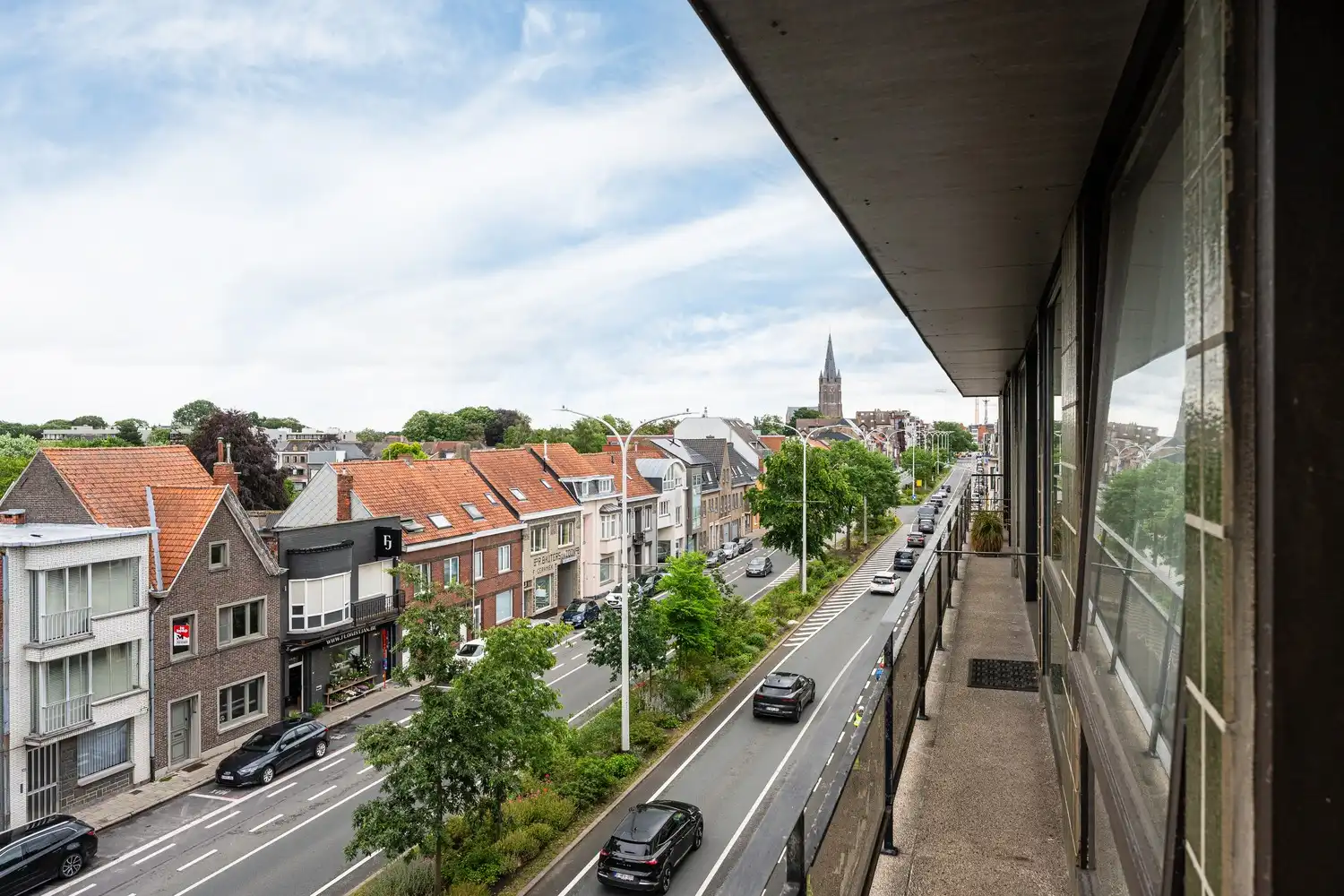 Ruim appartement in centrum Eeklo met 2 slpks foto 3