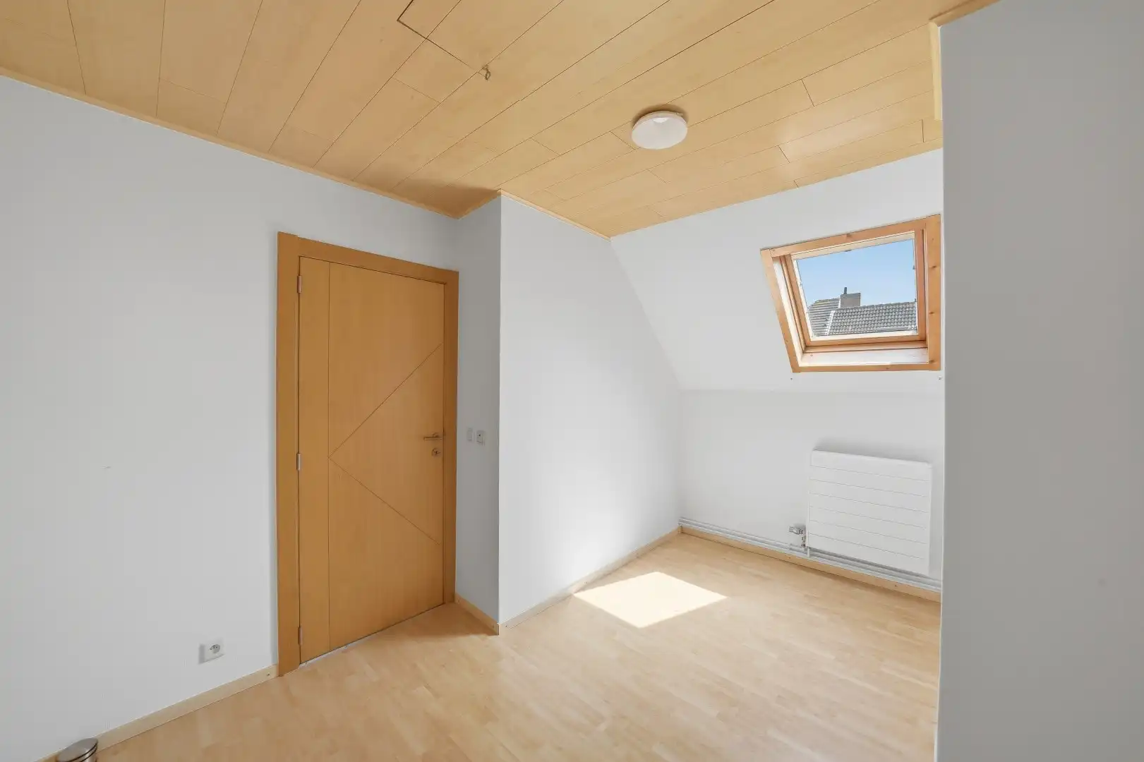 Instapklare bel-étagewoning met dubbele garage te Stene foto 19