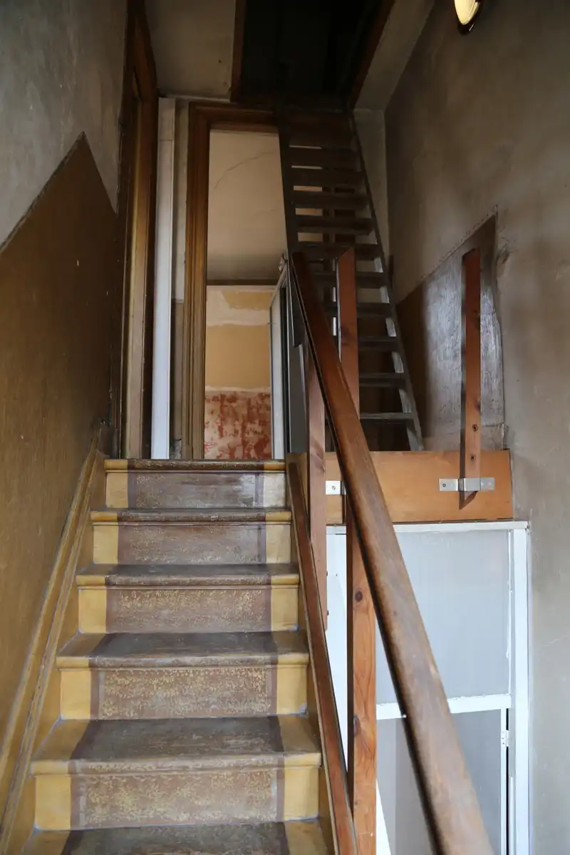 Zeer ruime woning met koer in toffe buurt! foto 12