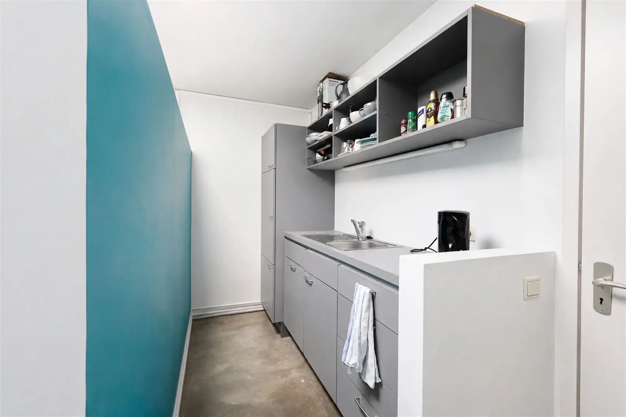 Lichtrijke kantoorruimten met archief - 293 m² over 2 identieke niveaus foto 8