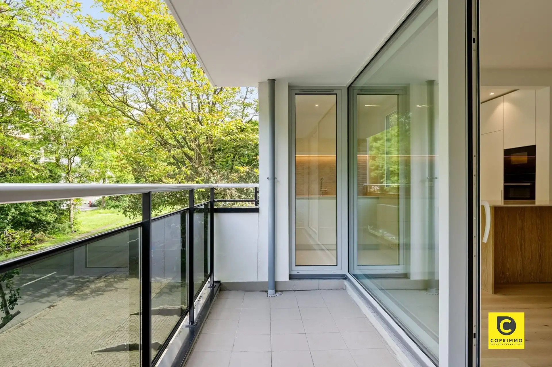 High-end gerenoveerd hoekapp met 2 slpks & 2 terrassen! foto 4