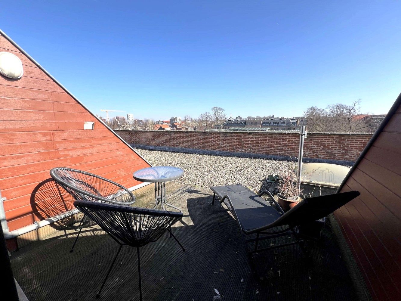 Duplex met zonnig dakterras, aparte slaapkamer en parking te koop op zeer gegeerde locatie tussen UZ Leuven en centrum Leuven foto 2