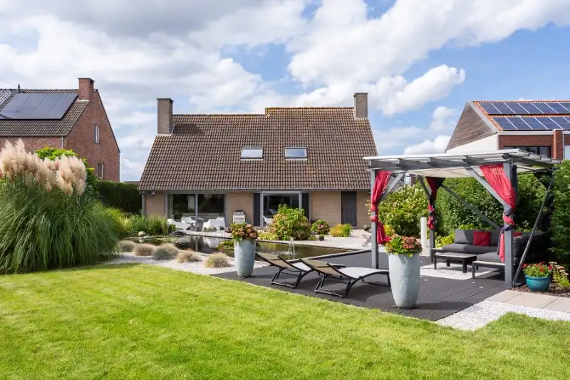 Prachtige lumineuze villa met een zee van ruimte, prachtige tuin!!! foto 2