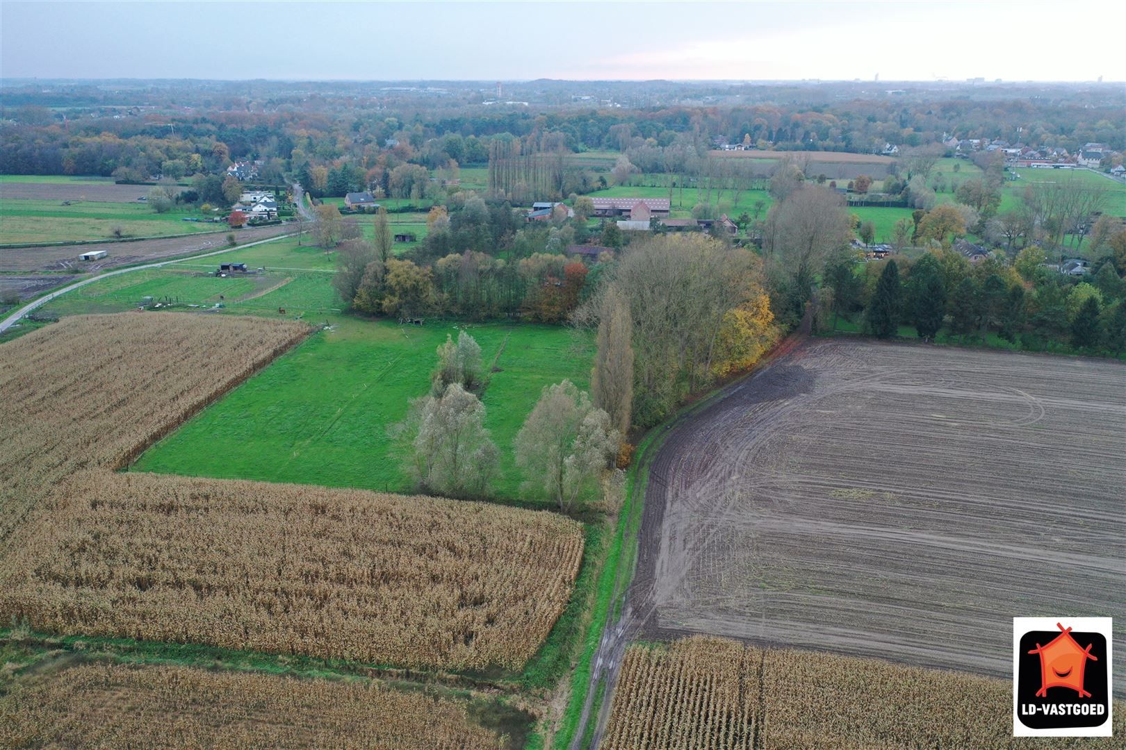 Goed gelegen landbouwgrond foto 1