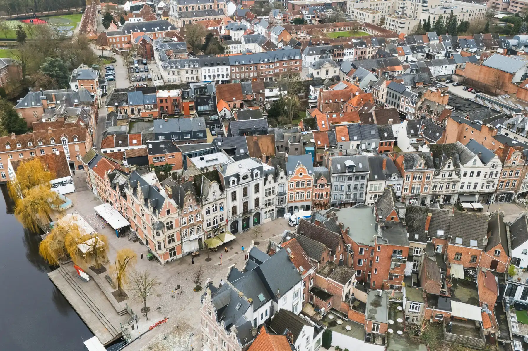 Schitterend pand op Grote Markt te LIER foto 29