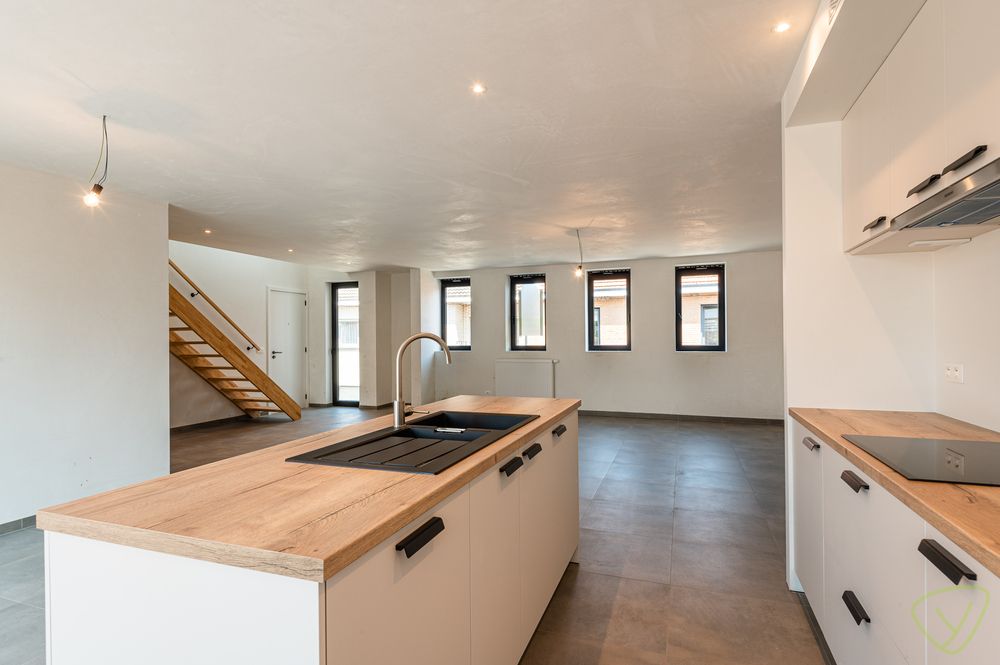 Nieuwbouw duplexappartement te koop in het centrum van Boekhoute foto 2