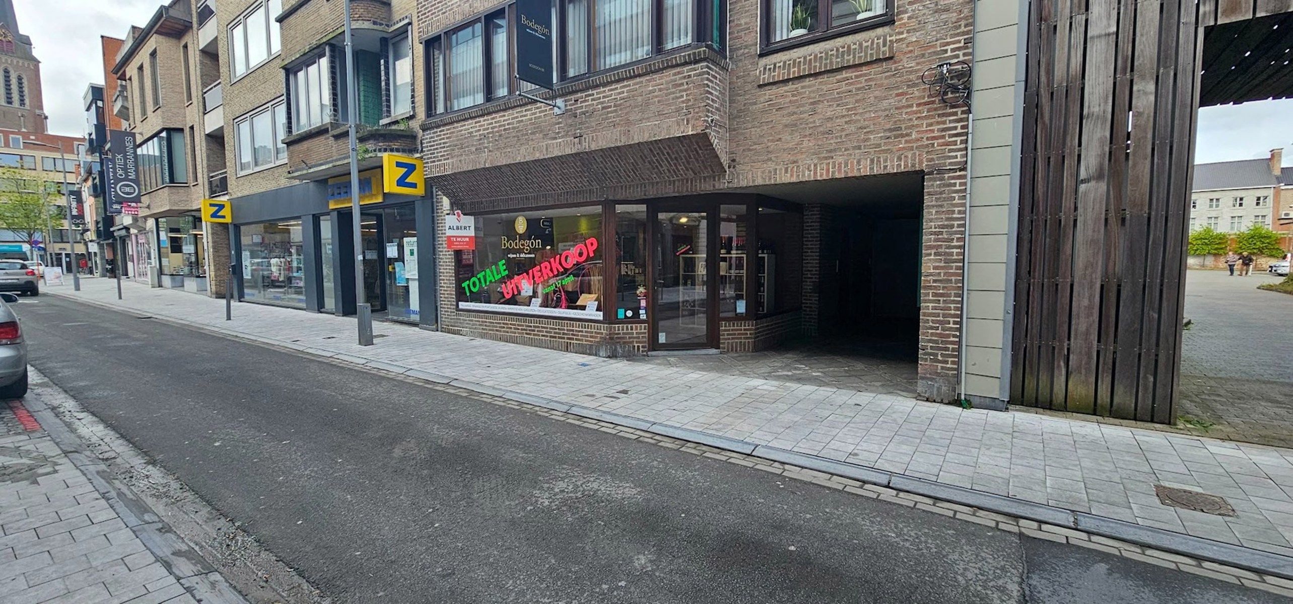 Open top instapklare winkelruimte te huur in Izegem centrum foto 2