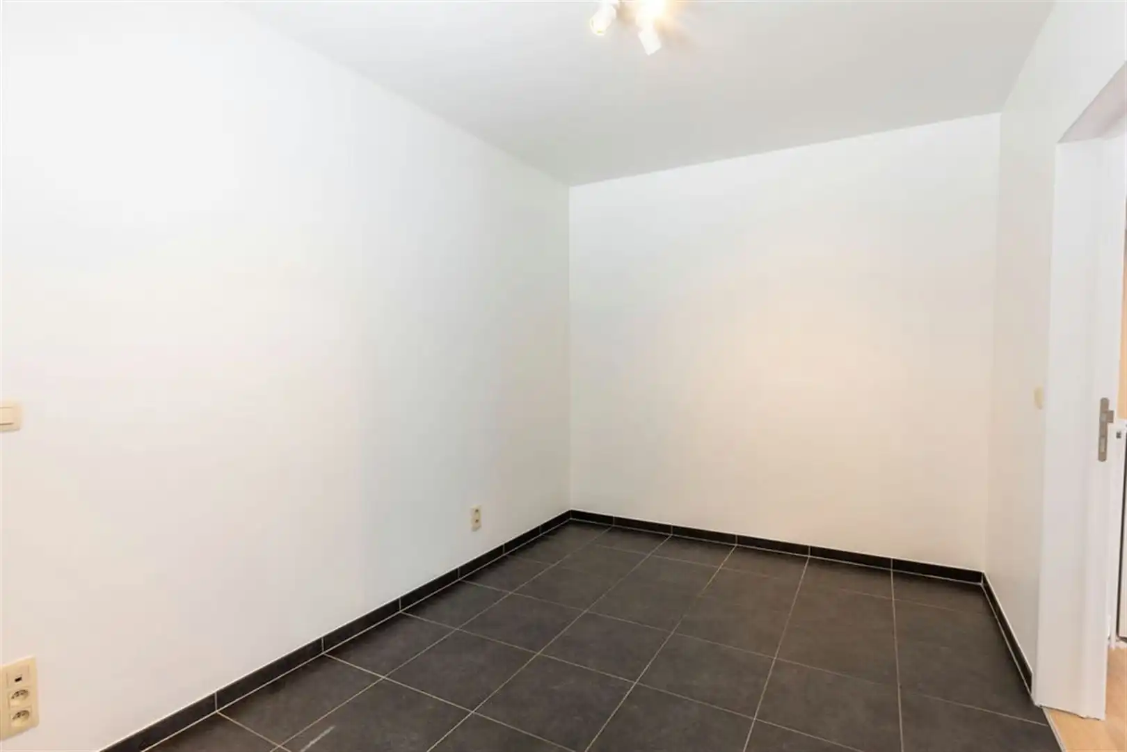 Gelijkvloers appartement met garage in Nederename foto 17