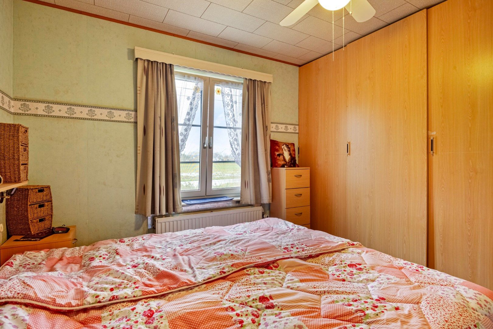 Ruime woning met 7 slpks, rustig en landelijk gelegen op 2.336m² nabij het centrum ! foto 9