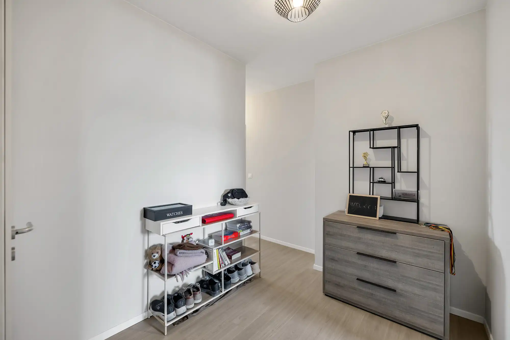 Gerenoveerd appartement met twee slaapkamers en staanplaats foto 12