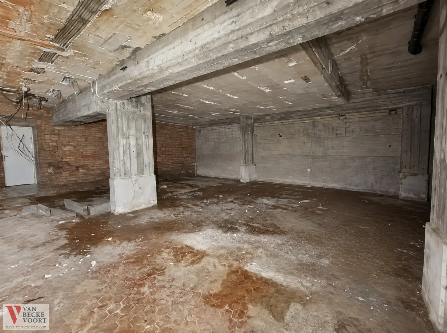 Handelsruimte 130m² - uitgaansbuurt foto 4