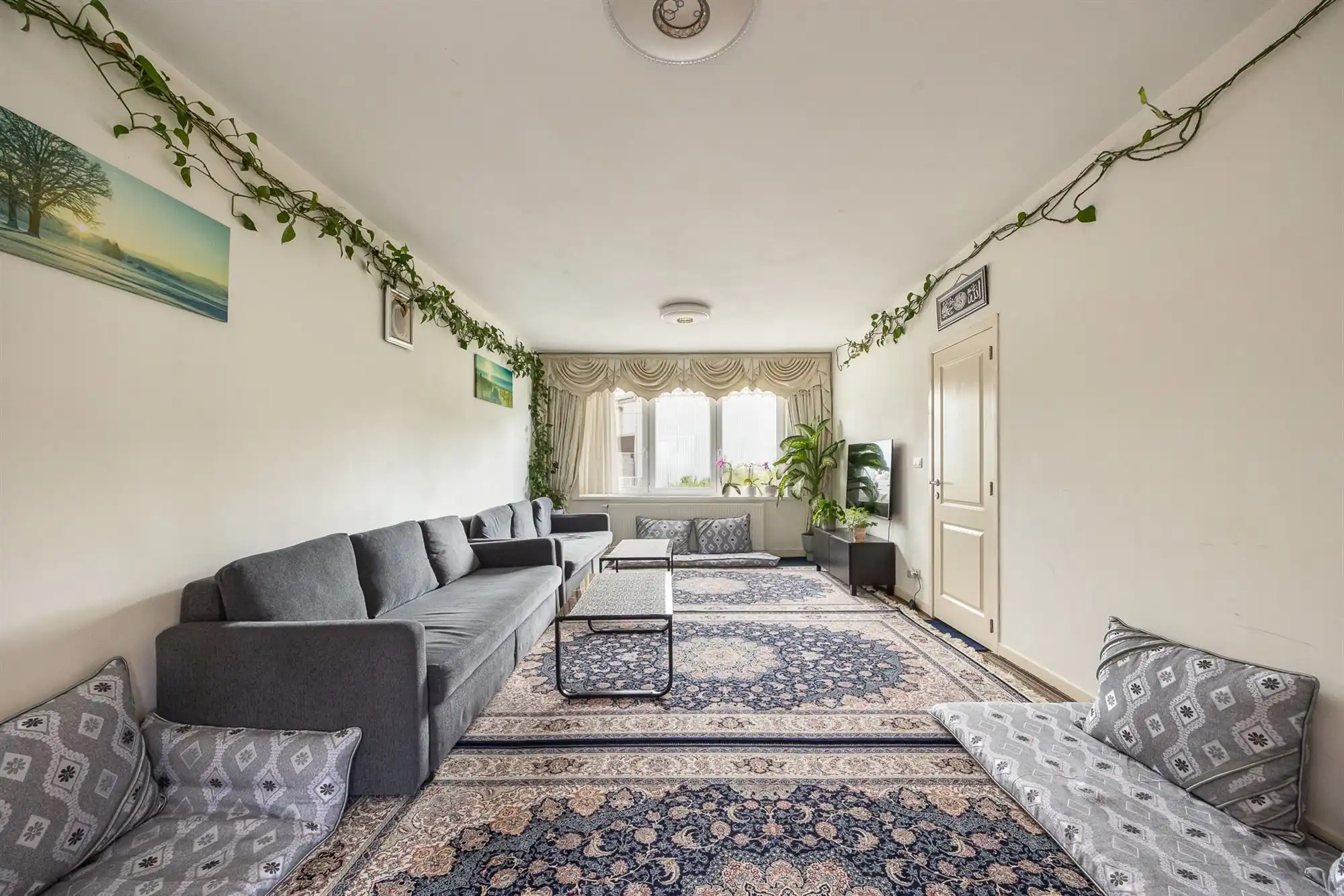 Instapklare en ruime eengezinswoning met 5 slpk. en tuin foto 3