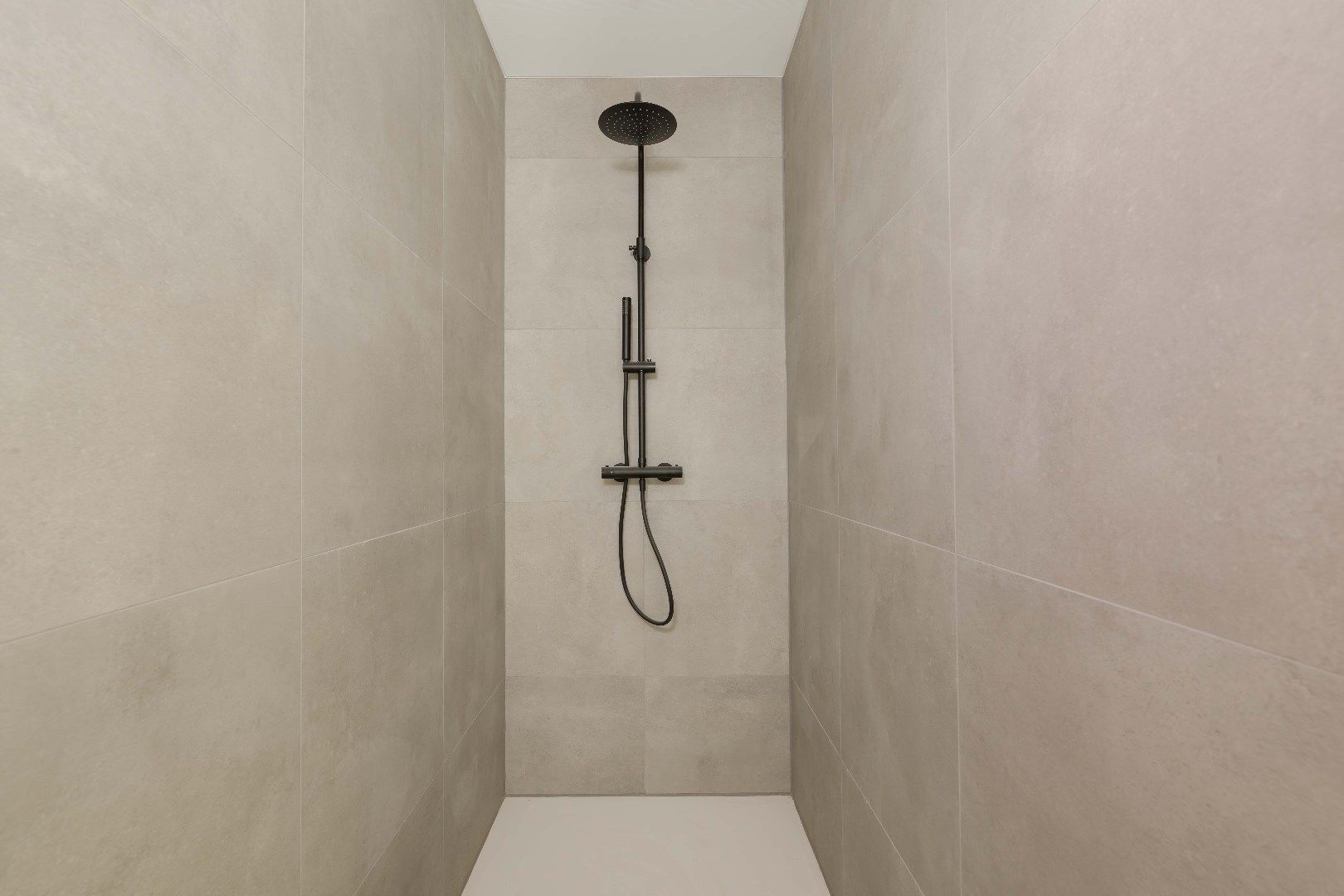 INSTAPKLAAR HOEKAPPARTEMENT (134,80 m²) MET 2 SLPKS EN TERRAS  foto 9