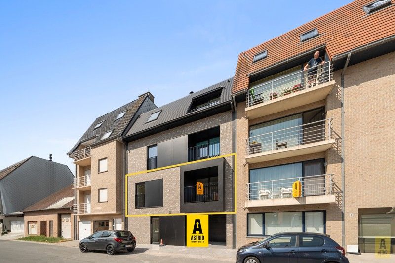 Ruim en zonnig nieuw appartement met mooie terrassen vlakbij zee! foto {{pictureIndex}}