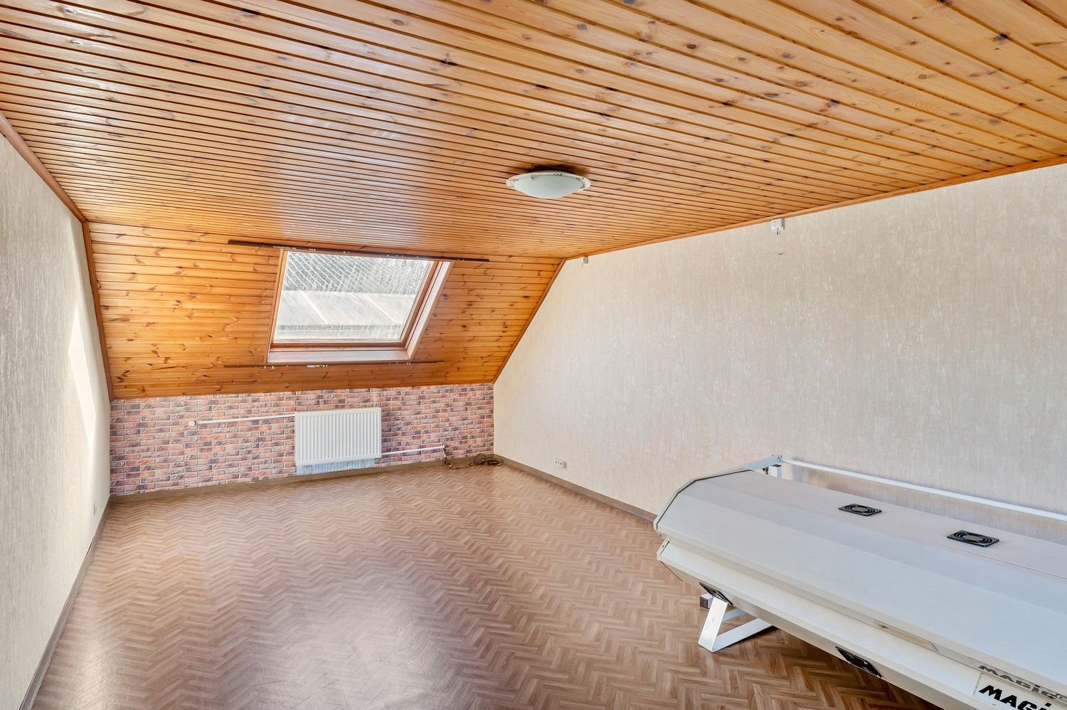 Ruime open bebouwing met loods en garages op ca. 1,7 ha – landelijke ligging in agrarisch gebied. foto 23