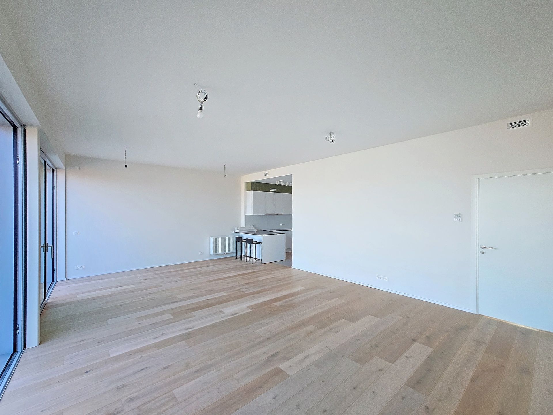 Canal Wharf : Stedelijke elegantie met adembenemend uitzicht foto 2