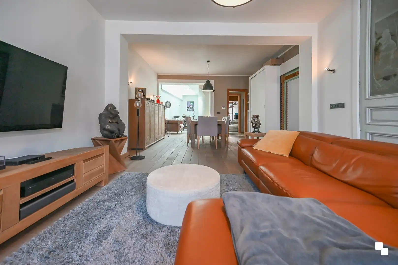 Ruime, volledig gerenoveerde woning met tuin nabij centrum Izegem foto 2
