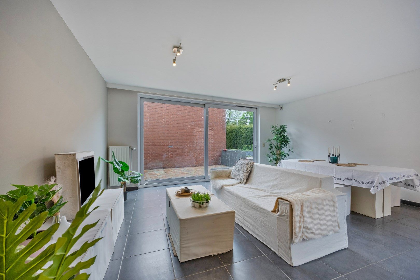 Hoofdfoto van de publicatie: Instapklaar glvl appartement met terras