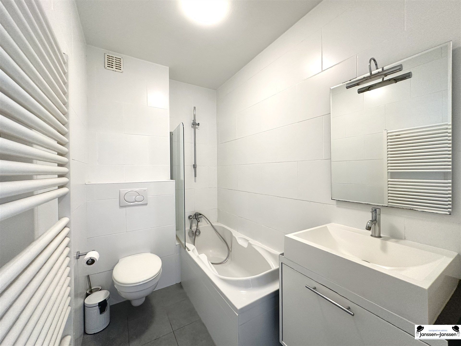 Duplex Appartement (108m²) met 3 tot 4 Slaapkamers, Garagebox en Terras (30m²) in Schoten foto 7