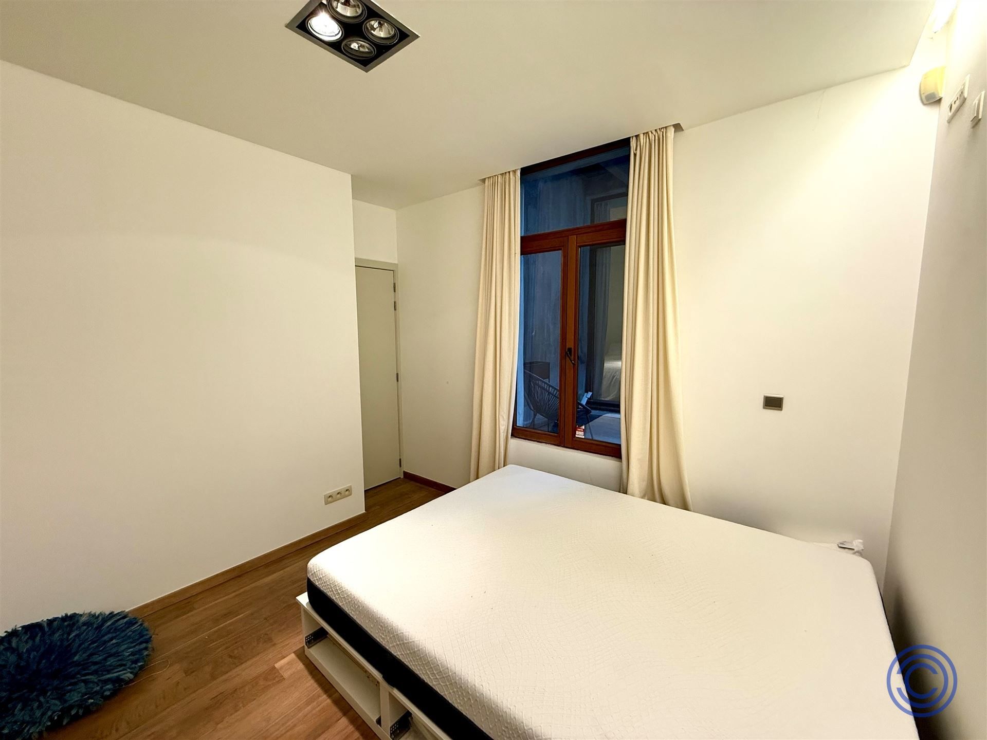 Stijlvol appartement met 2 slaapkamers en gezellig terras – hartje Antwerpen! foto 8