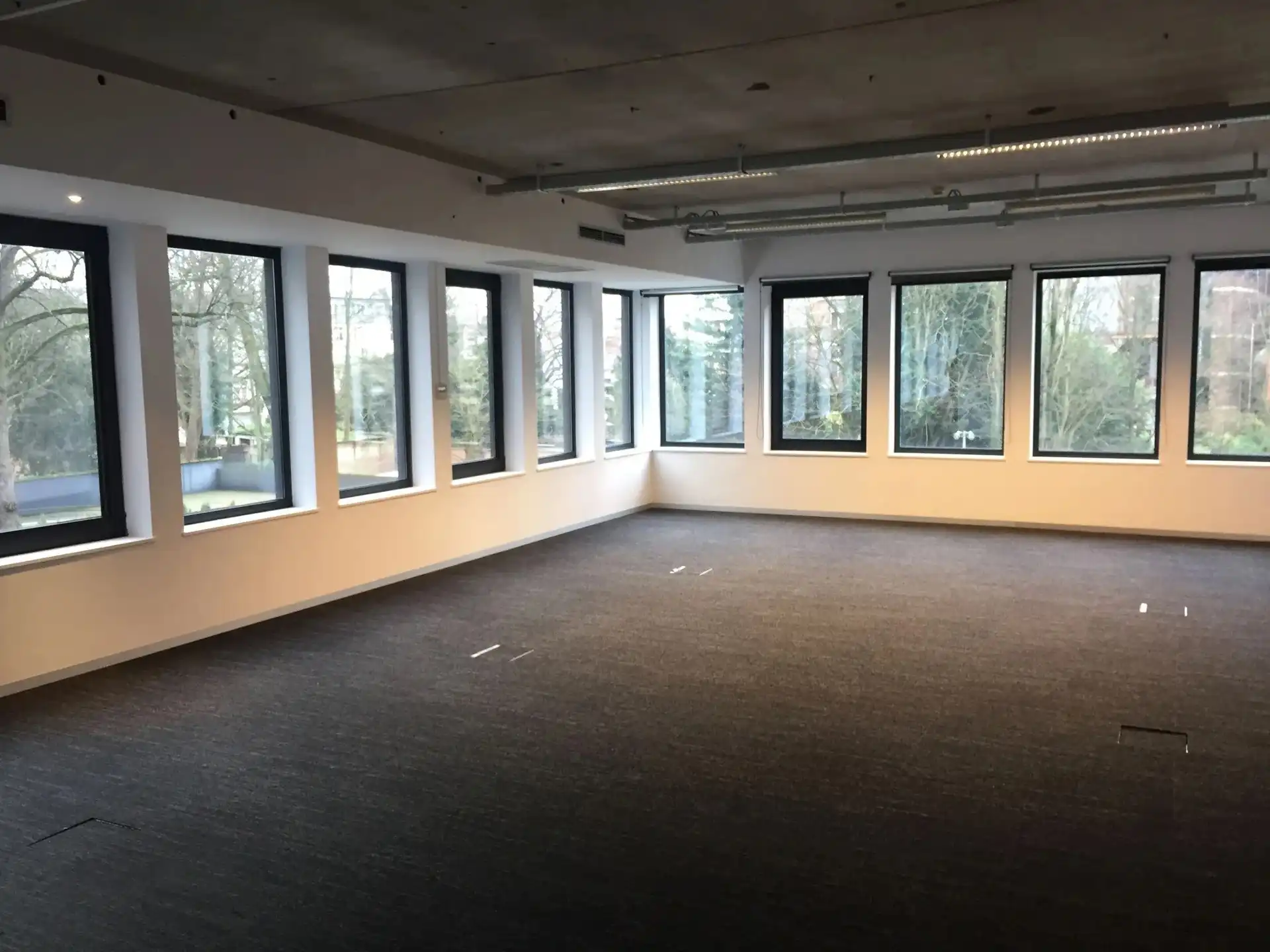 Moderne en Strategisch Gelegen Kantoorruimtes in Antwerpen&nbsp; foto 6