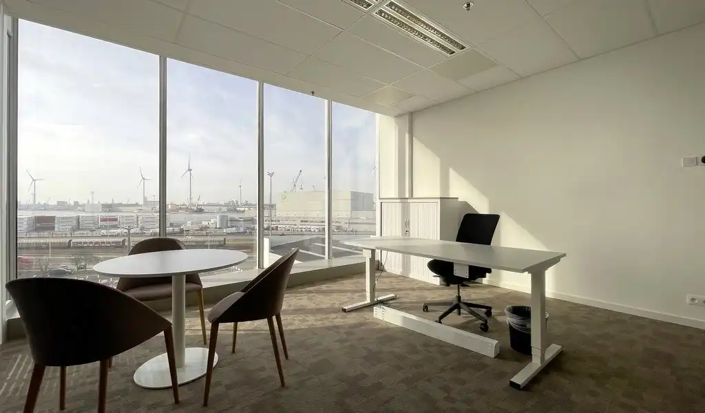 Vernieuwde kantoren te huur in Ahlers Building te Antwerpen foto 7