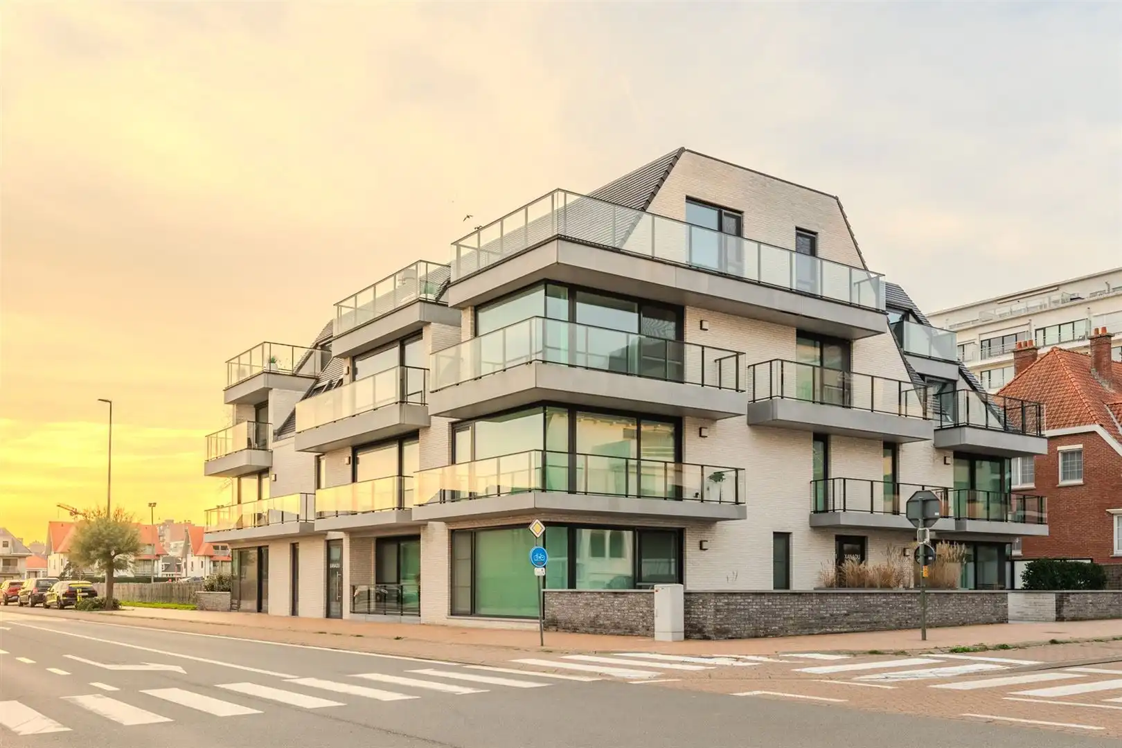 Modern 2 slaapkamer appartement in hartje Middelkerke foto {{pictureIndex}}