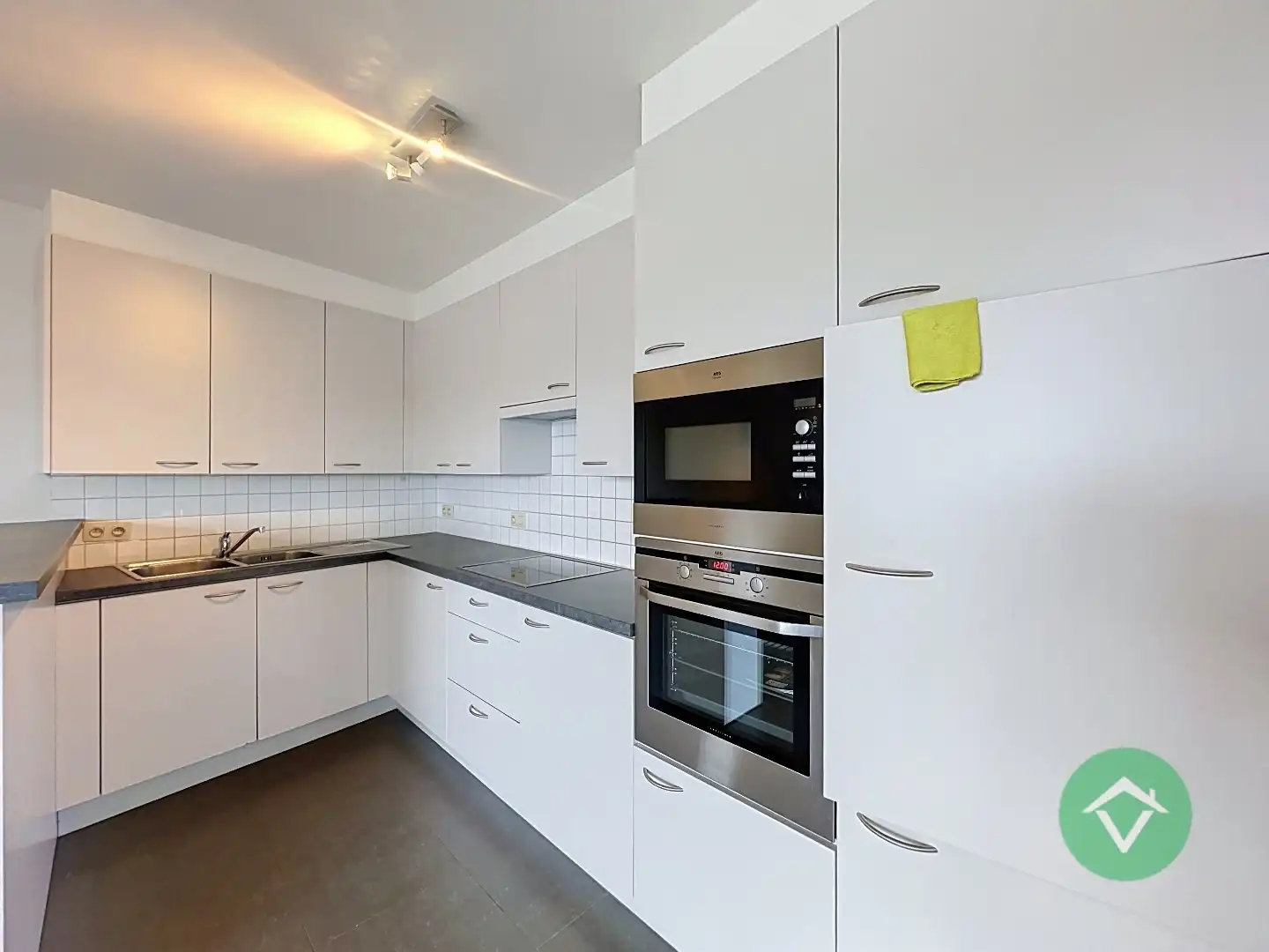 Geïnstalleerd en lichtrijk appartement met twee slaapkamers te Moere, Gistel foto 8