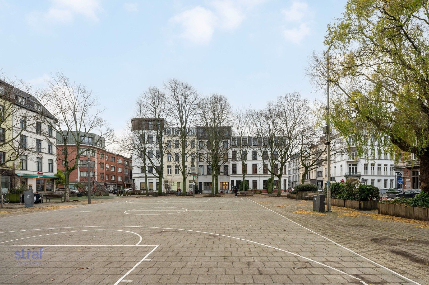 Gerenoveerd appartement met dakterras op de Sint-Andriesplaats. foto 19