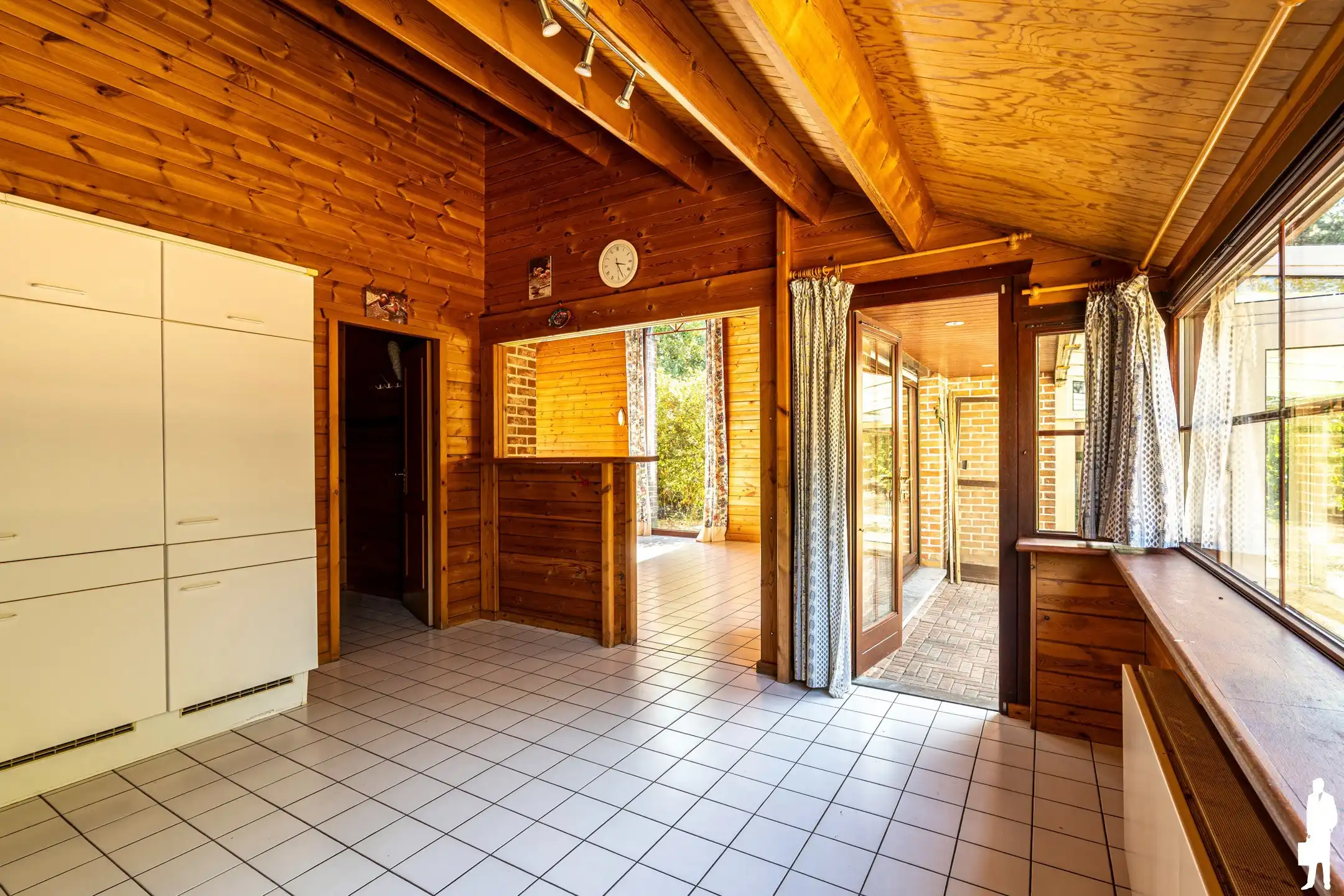 Vrijstaande laagbouwwoning op een perceel van 2.448 m² foto 13
