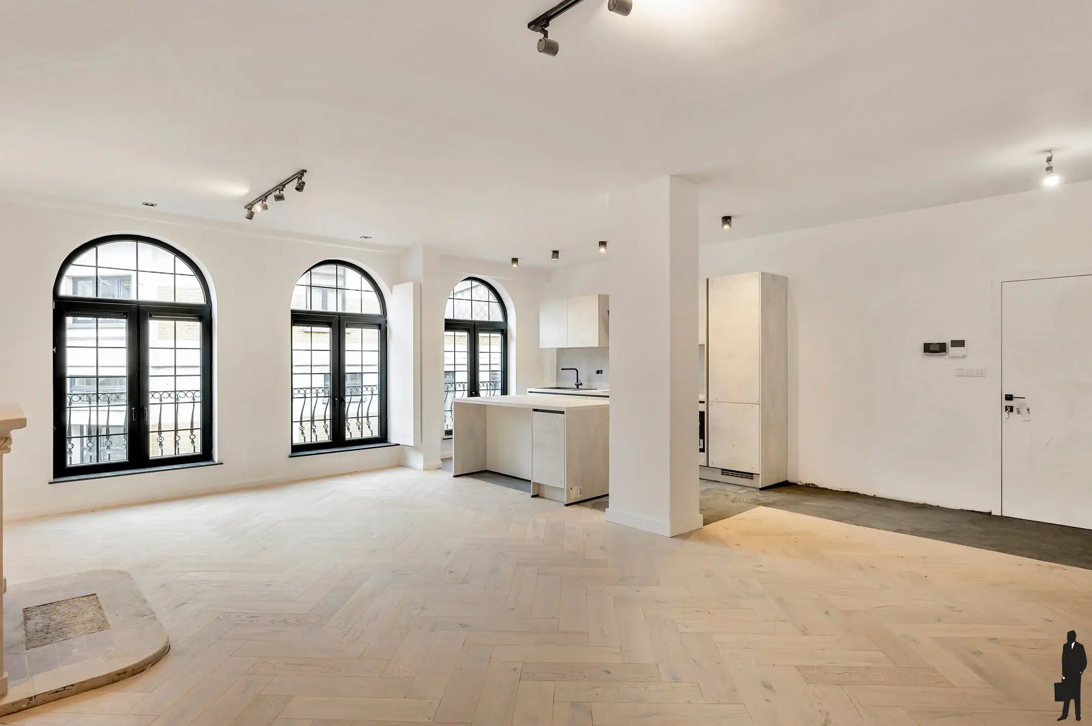 Prachtig gerenoveerd appartement (149 m²) met 2+ slk’s en zonnig terras nabij centrum Mechelen. foto 3