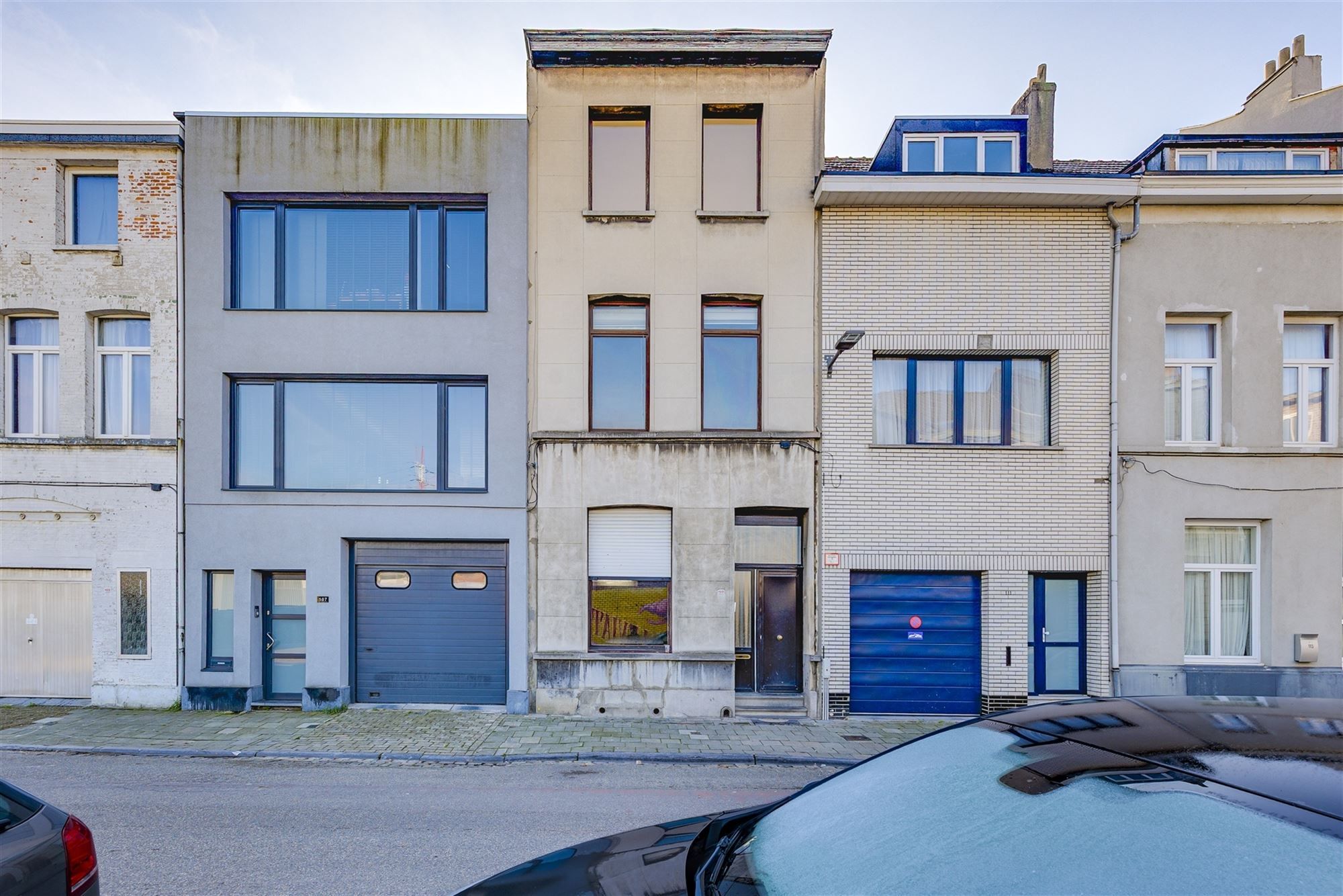 Hoofdfoto van de publicatie: Te renoveren woning met 4 slaapkamers en koer