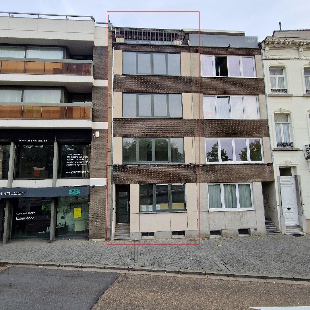 Appartement op de 1ste verdieping – Topligging vlak bij het centrum foto {{pictureIndex}}
