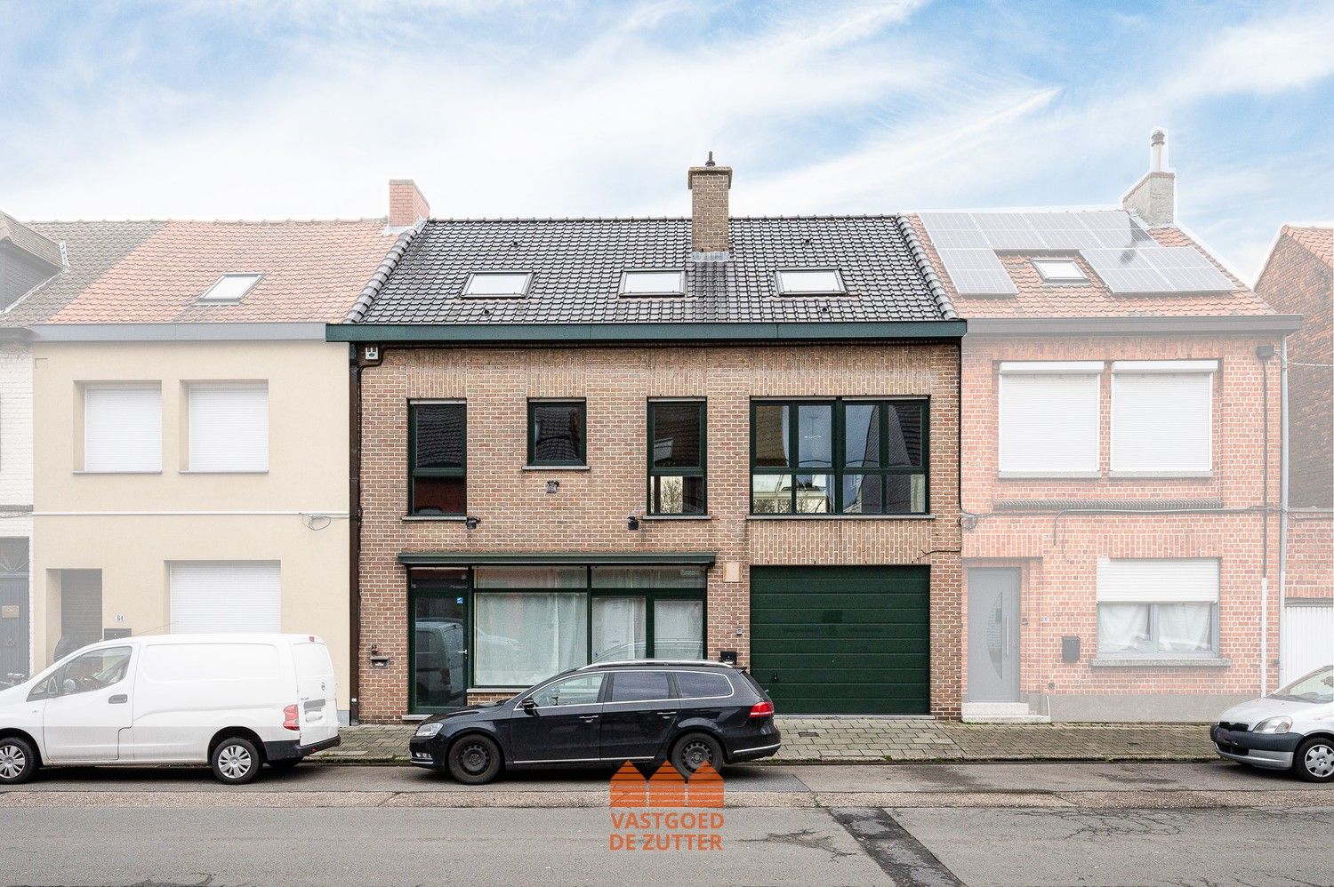 Ruime woning met garage en verhuurde studio foto 2