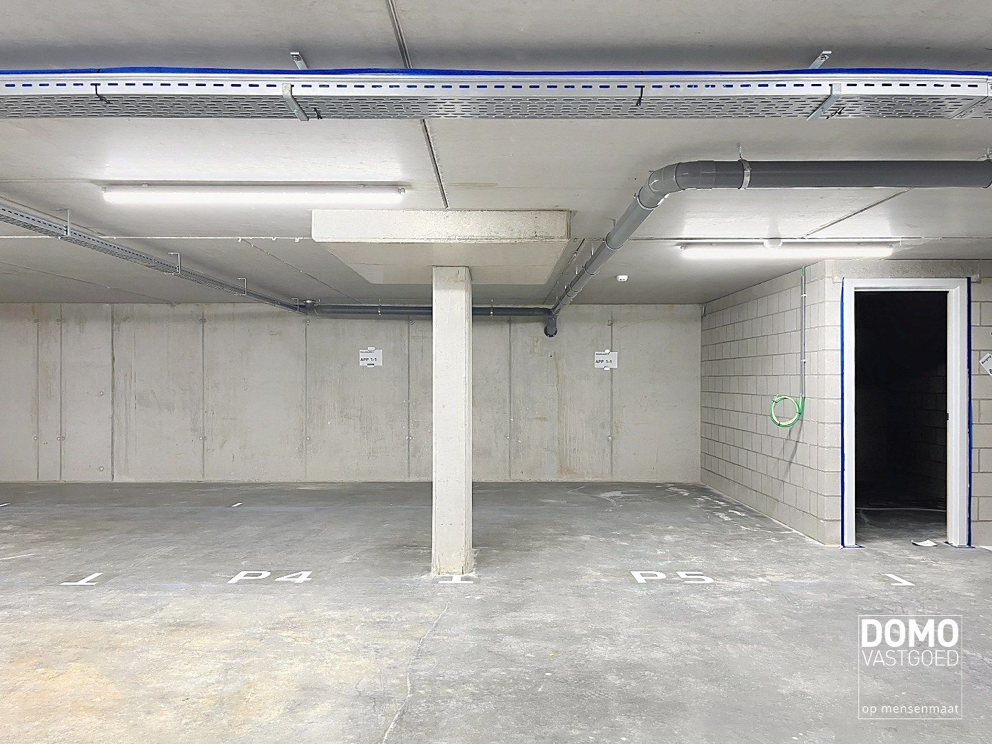 NIEUWBOUWAPPARTEMENT MET 2 SLAAPKAMERS, RUIM TERRAS, 2 AUTOSTANDPLAATSEN EN KELDERBERGING TE KERMT foto 17