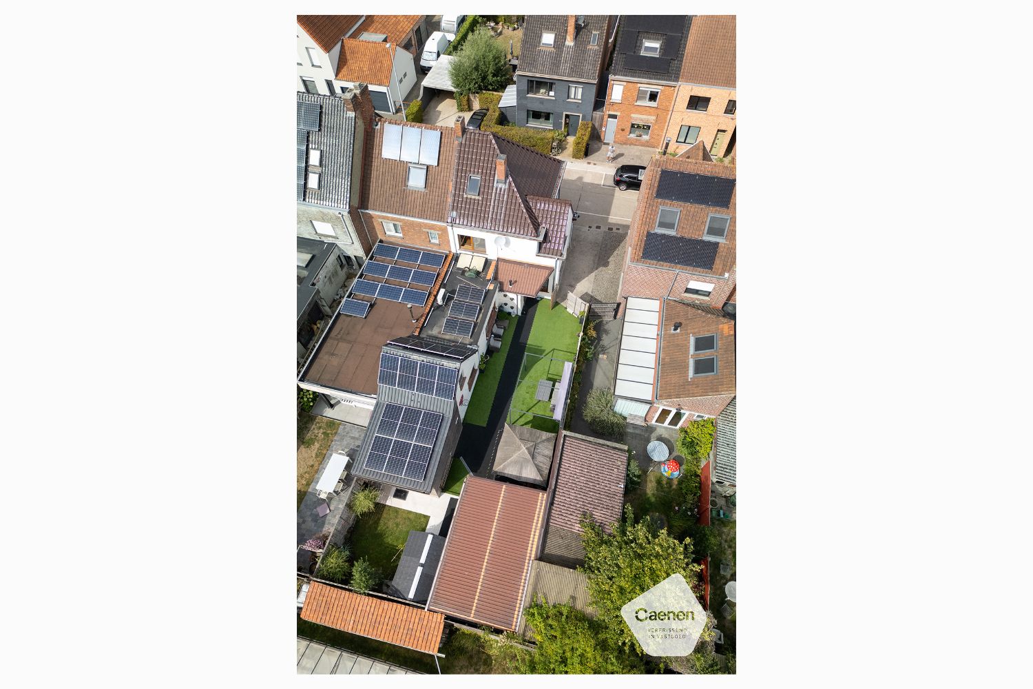 Wonen en werken op één adres – unieke halfopen woning met praktijkruimte. foto 4