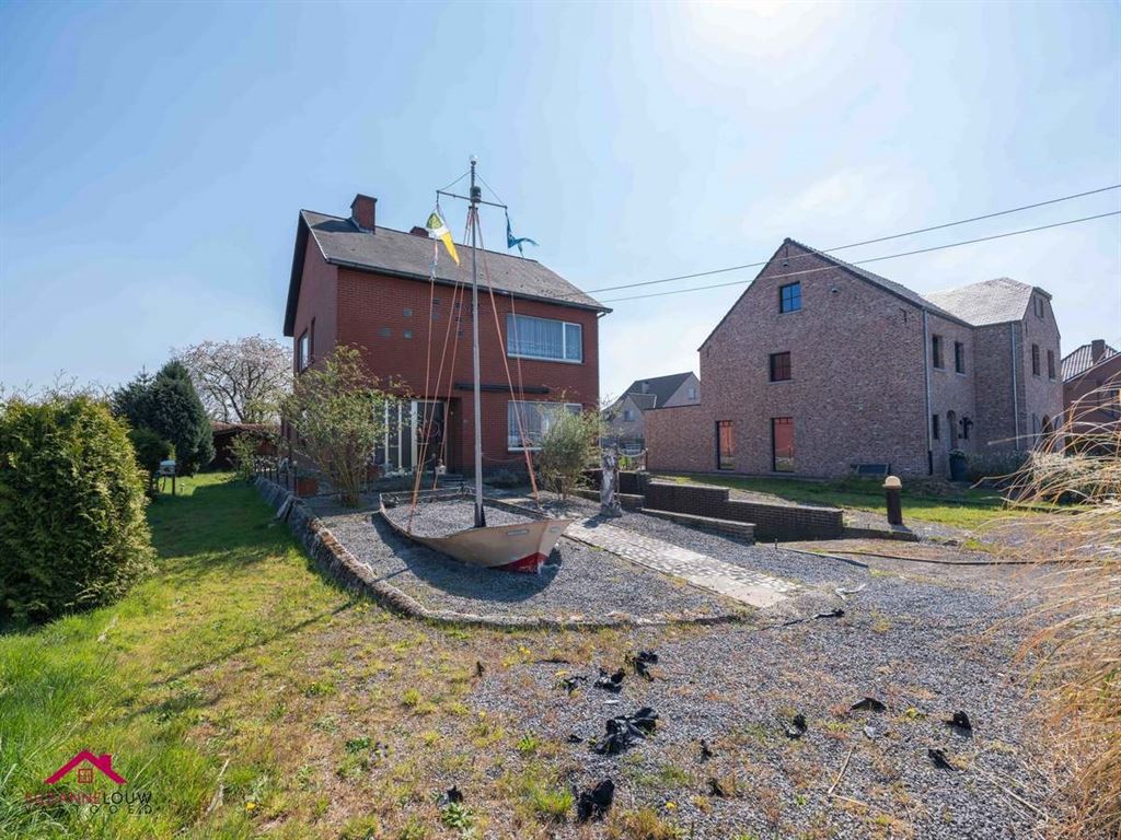 Vrijstaande woning, te renoveren naar eigen smaak en wensen foto 4