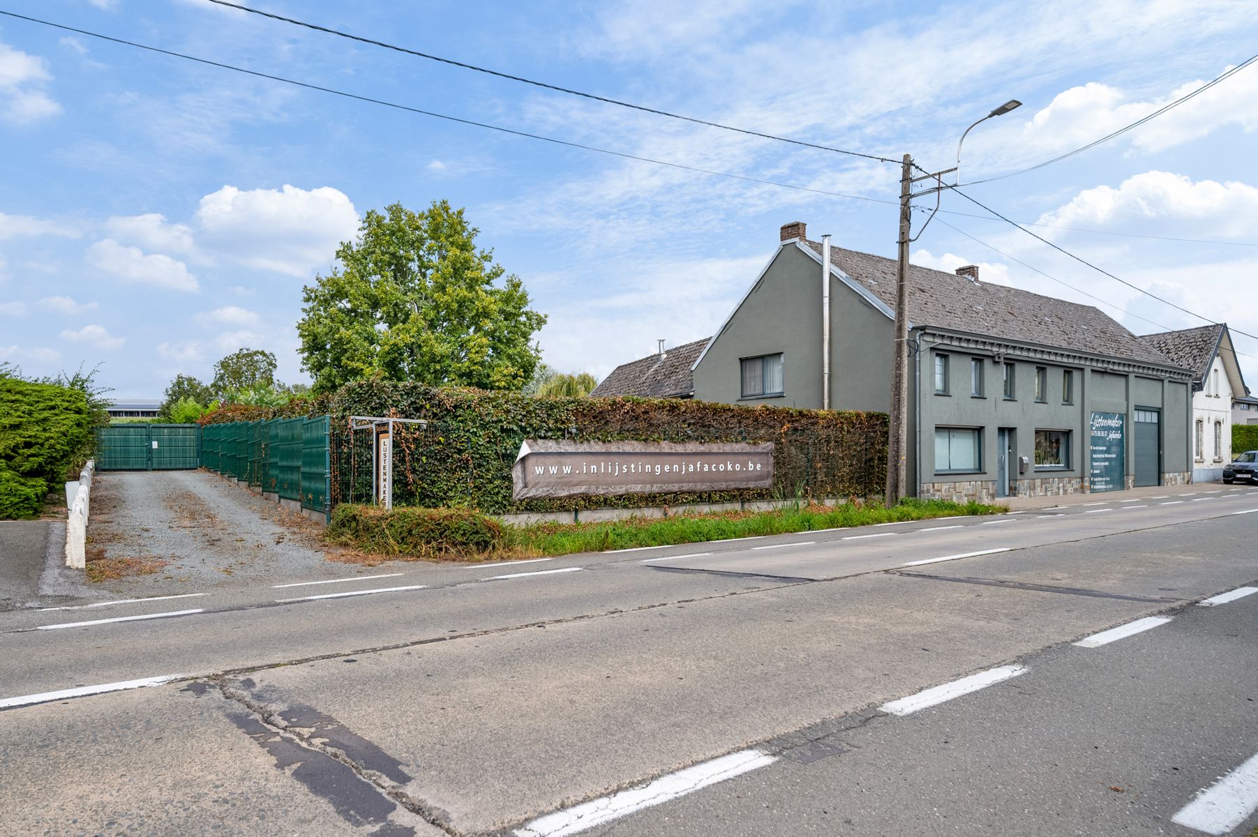 Ruime woning met atelier en garage op perceel van 32 are  foto 4