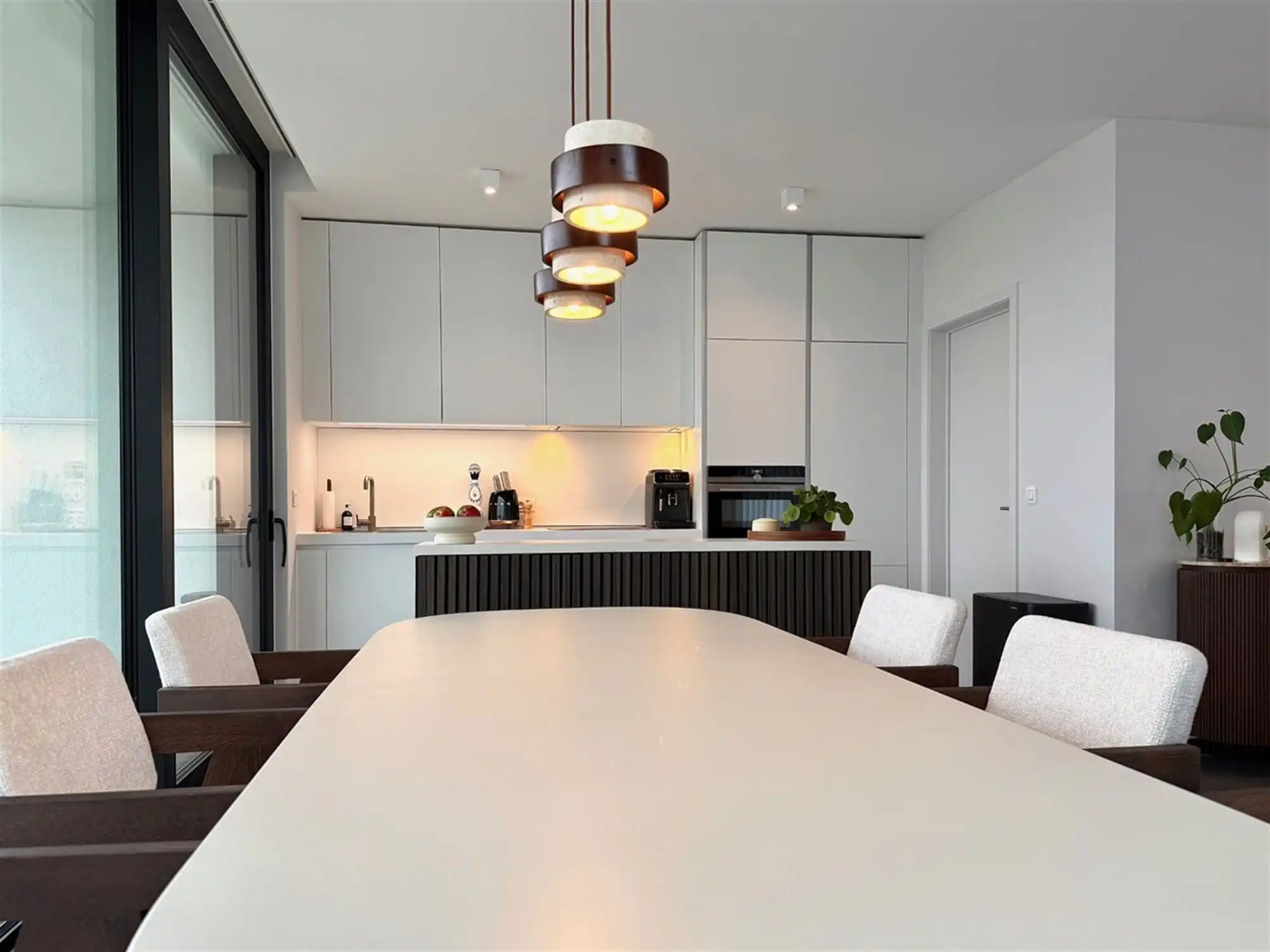 Instapklaar APPARTEMENT (1ste verdieping) met 2 slaapkamers, ruime terrassen (2), garage  & autostaanplaats  foto 11