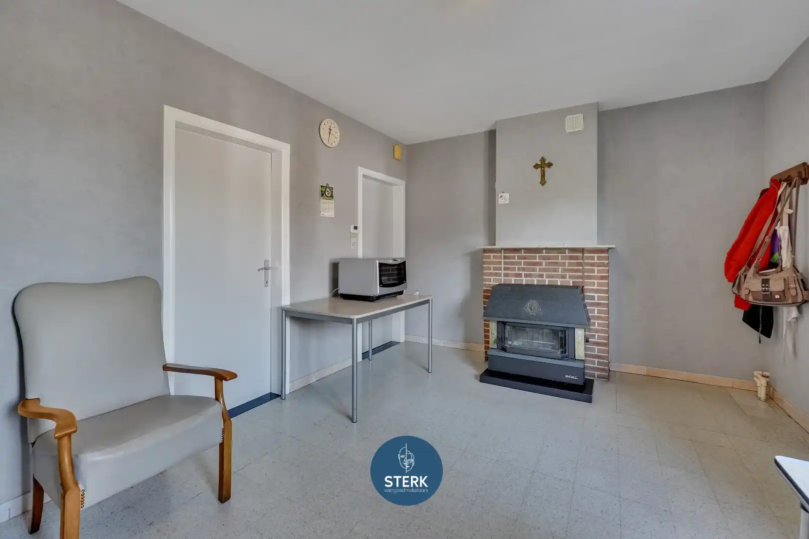 OP TE KNAPPEN GEZINSWONING OP EEN TOPLOCATIE IN CENTRUM LANAKEN !  foto 10