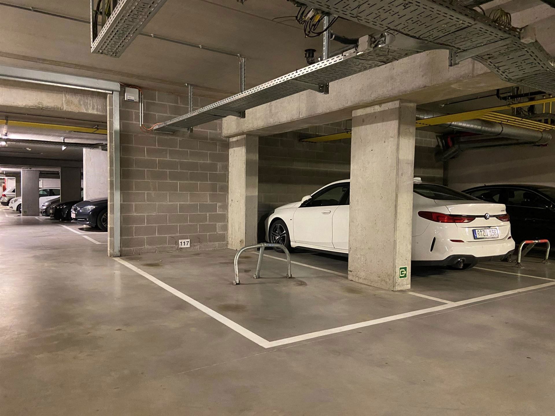 Staanplaats in kelderverdieping foto 2