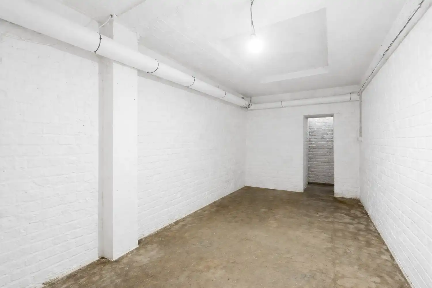 Volledig gerenoveerd gelijkvloersappartement met privatieve koer op topligging tussen het Brugmannplein en het Kasteleinsplein foto 12