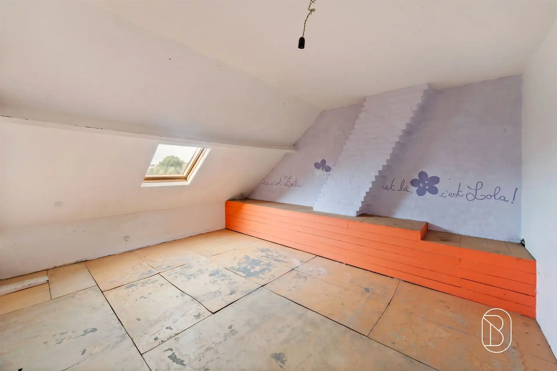 Te renoveren woning met veel potentieel!  foto 13